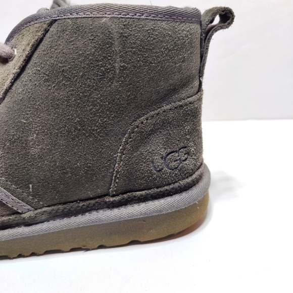 UGG Australia Neumel Men\'s Fur Lined Grey Chukka Boots Size 5